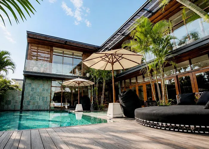 Luxury 6br 400m To Finns Canggu (Bali)