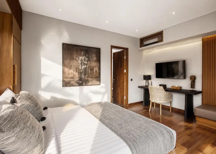 Villa Luxury 6br 400m To Finns Canggu (Bali)