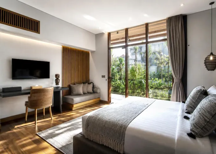 Luxury 6br 400m To Finns Canggu (Bali)