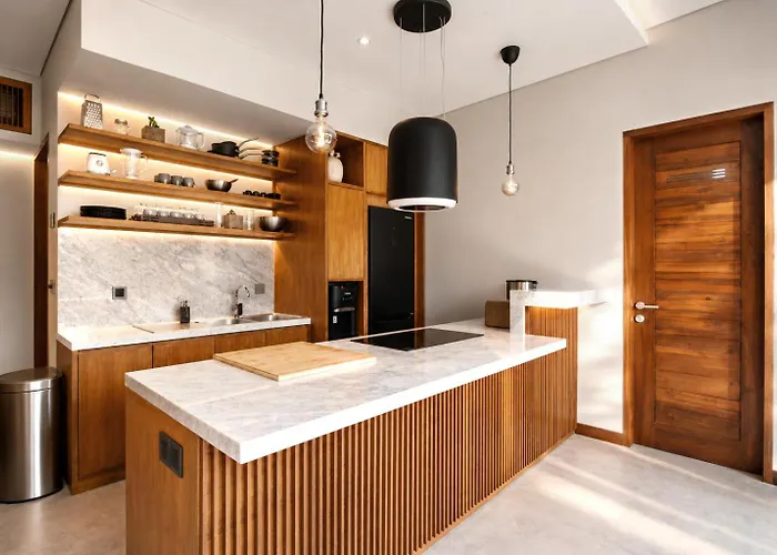 Luxury 6br 400m To Finns Canggu (Bali)